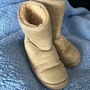Cozy Tan Shearling Boots